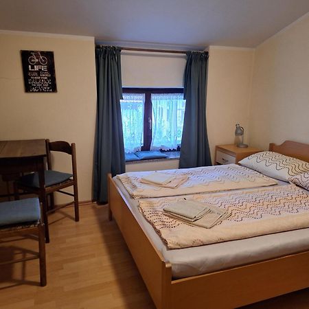 Rooms Pri Lovrizu كوباريد المظهر الخارجي الصورة