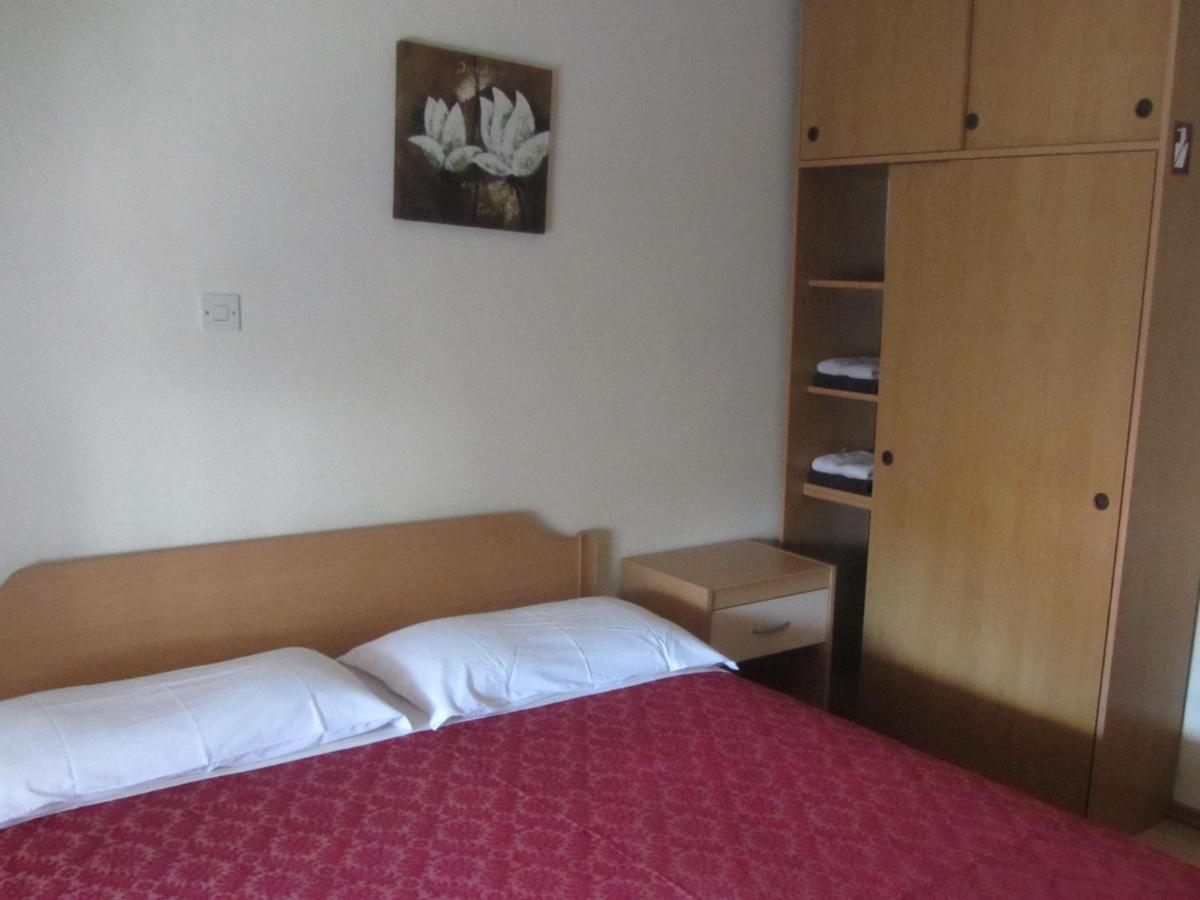 Rooms Pri Lovrizu كوباريد المظهر الخارجي الصورة
