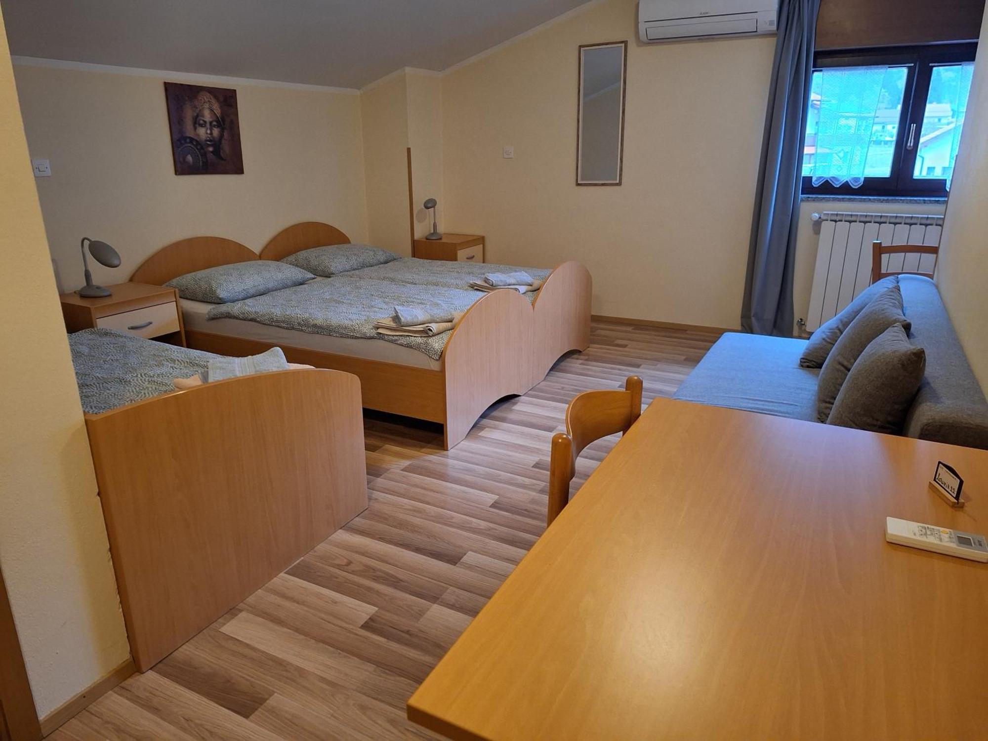 Rooms Pri Lovrizu كوباريد المظهر الخارجي الصورة