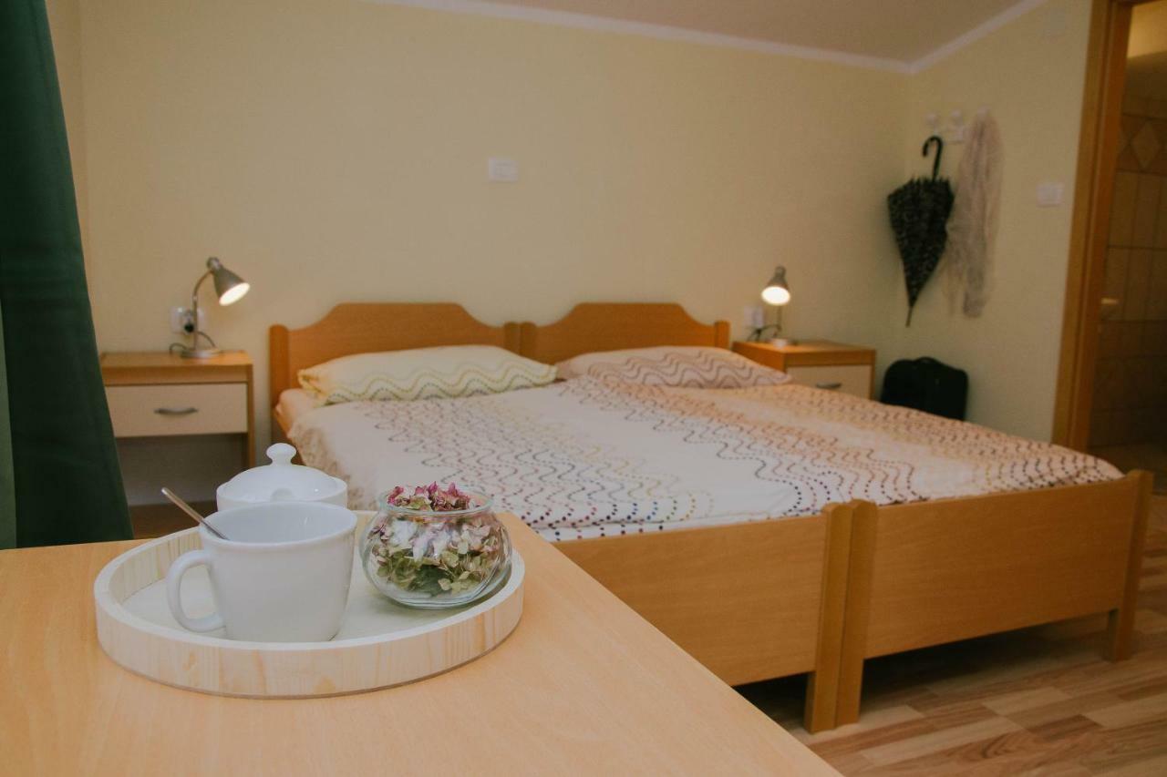 Rooms Pri Lovrizu كوباريد المظهر الخارجي الصورة