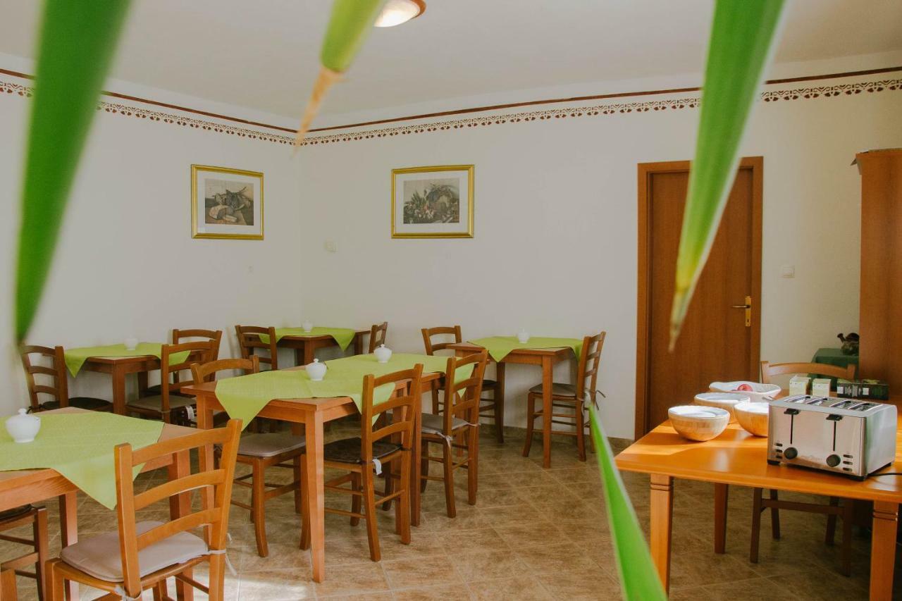 Rooms Pri Lovrizu كوباريد المظهر الخارجي الصورة