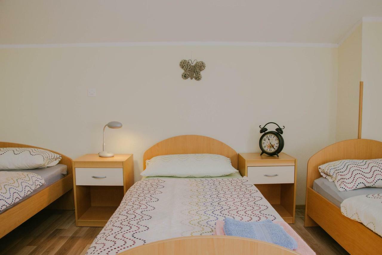 Rooms Pri Lovrizu كوباريد المظهر الخارجي الصورة