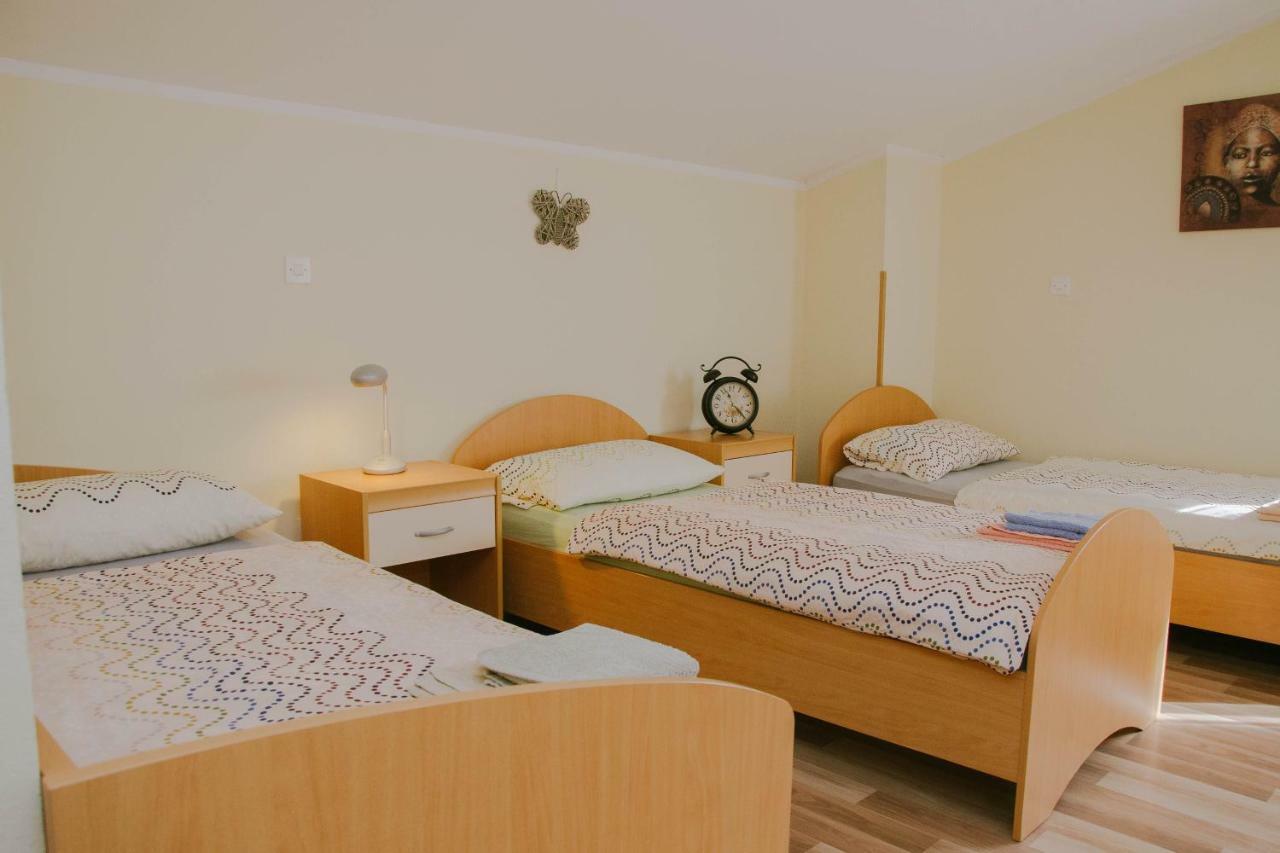 Rooms Pri Lovrizu كوباريد المظهر الخارجي الصورة