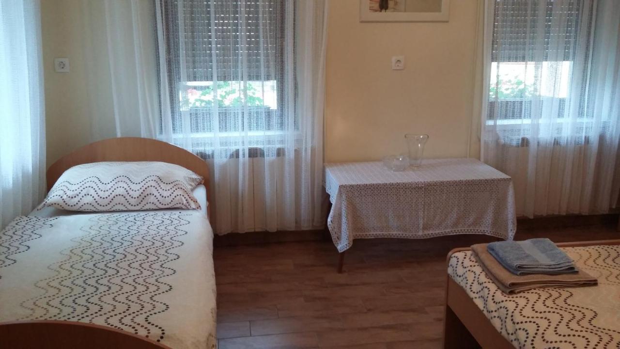 Rooms Pri Lovrizu كوباريد المظهر الخارجي الصورة